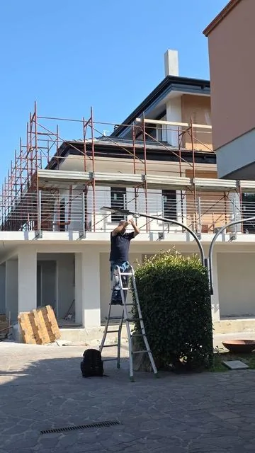 Tecnico Axentra ritratto in cantiere